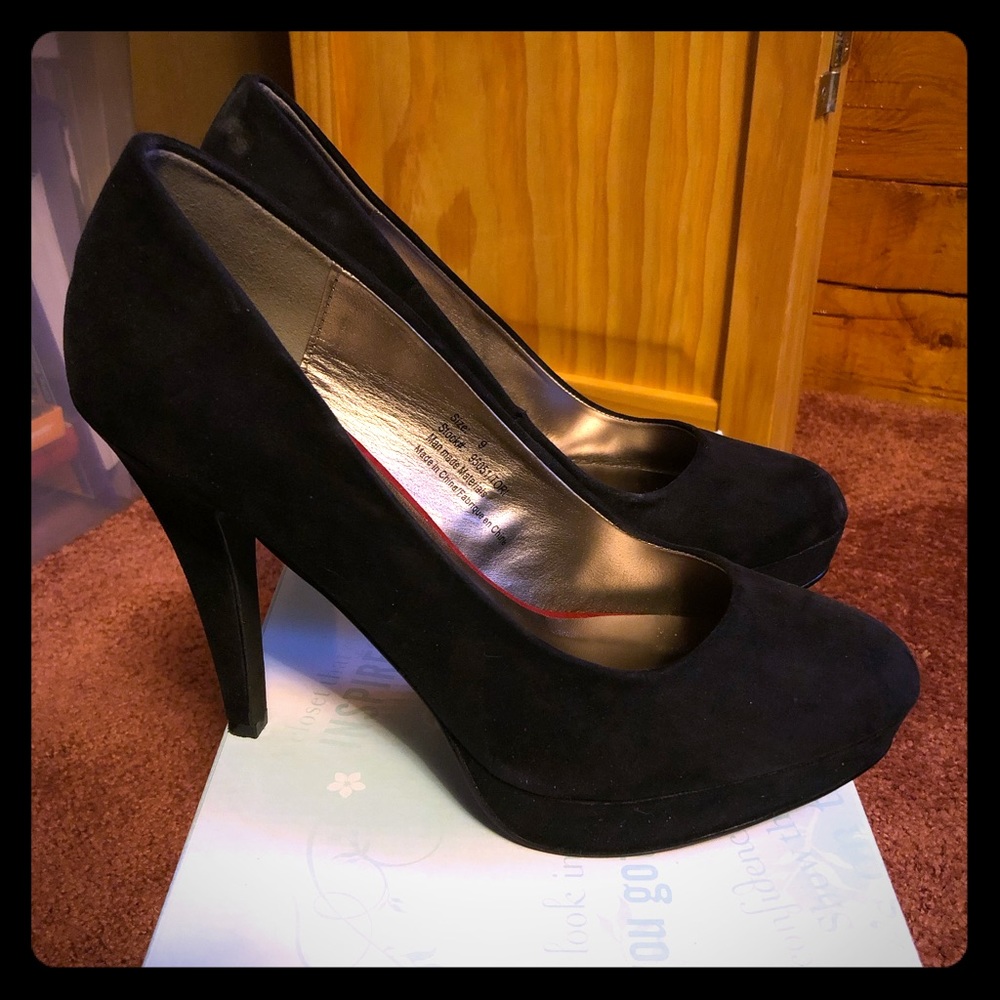 Maurice’s size 9 black heels